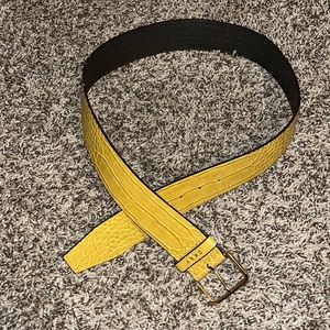 DKNY yellow croc belt size M NWT